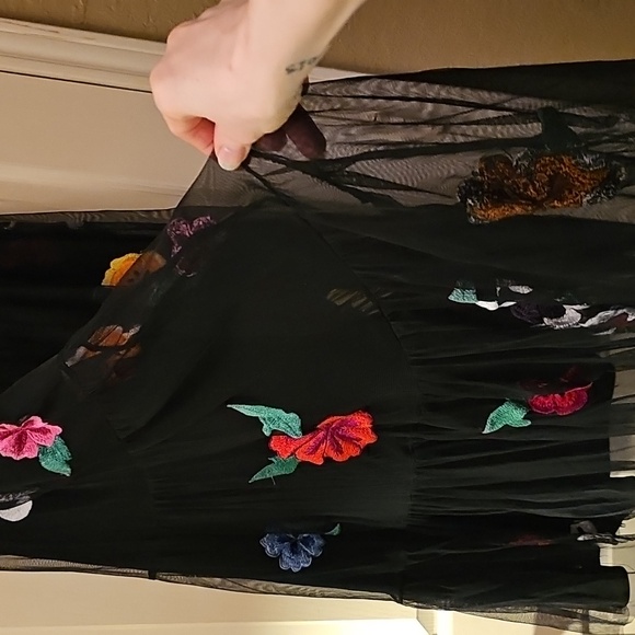 Black Floral Embroidered Shirt - Picture 2 of 4